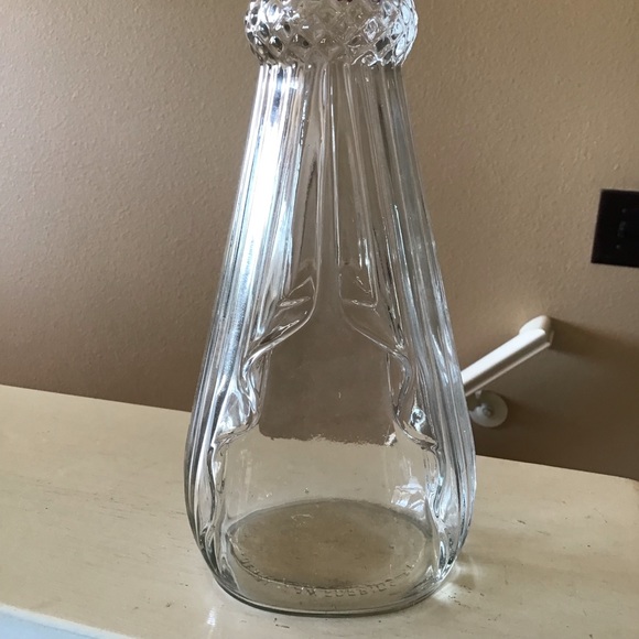 FINAL SALE Vintage Glass Clear and Purple Decanter - Picture 4 of 5